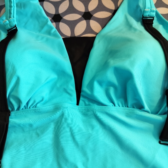 Maternity Swimwear, Adjustable Strap and Drawstring Waist Turquoise Color. - Picture 2 of 6